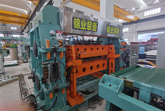 La mosca rotatoria automatica del taglio ha tagliato alla linea gli acciai inossidabili 0,3 di lunghezza - 3 x 1000 200mm