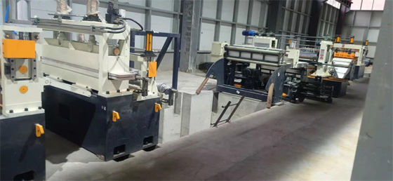 bobina di acciaio rapido 200mpm che fende linea con l'automobile di bobina della culla del pavimento