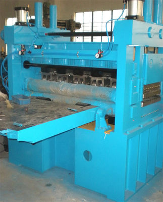La precisione ha tagliato alla linea lamiera della bobina di lunghezza di acciaio ha tagliato alle linee 0.3-3 x 1300 di lunghezza