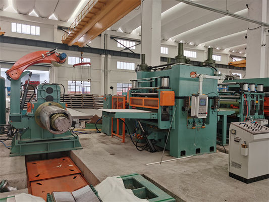 La mosca rotatoria automatica del taglio ha tagliato alla linea gli acciai inossidabili 0,3 di lunghezza - 3 x 1000 200mm