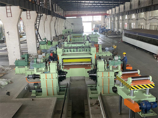 taglio automatico di 1-6mm alla linea di lunghezza per la servo alimentazione di lunghezza del calibro dello strato d'acciaio medio della bobina