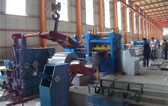 La precisione ha tagliato alla linea lamiera della bobina di lunghezza di acciaio ha tagliato alle linee 0.3-3 x 1300 di lunghezza