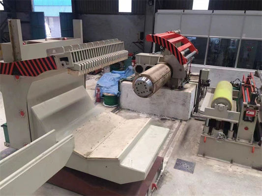 bobina di acciaio rapido 200mpm che fende linea con l'automobile di bobina della culla del pavimento